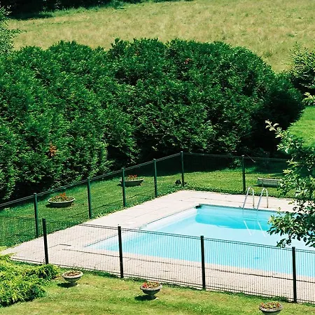 Le Relais D'avrilly Hotel 4*