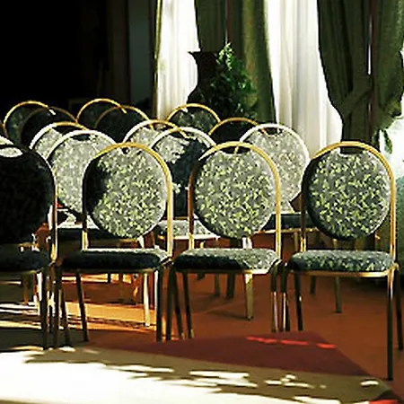 Hotel Le Relais D'avrilly 4*