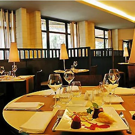 Отель Le Relais D'avrilly Trevol